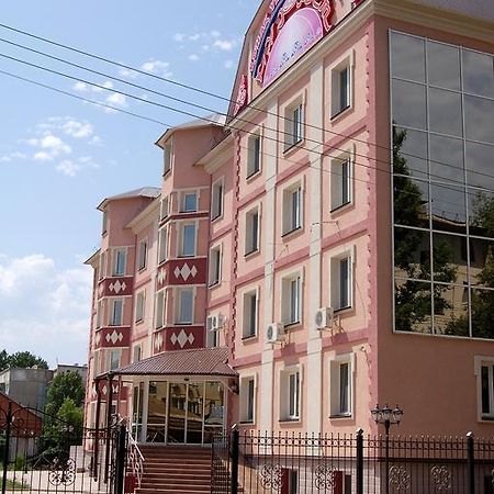 Kurmet Hotel Уральск Экстерьер фото