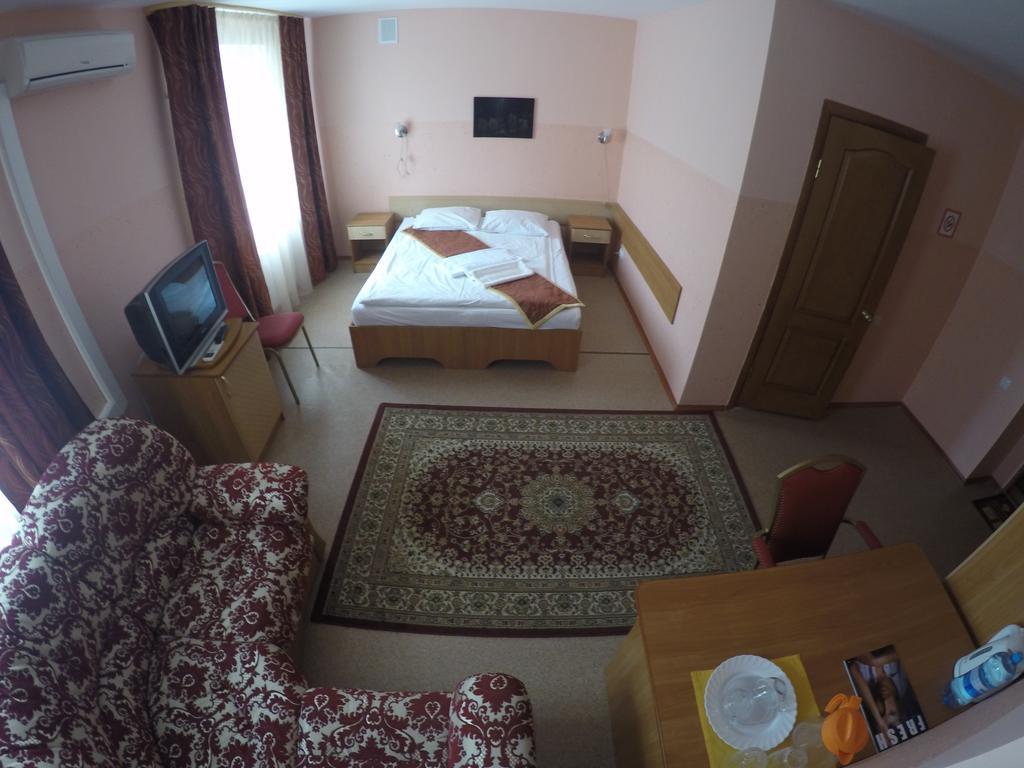 Kurmet Hotel Уральск Номер фото