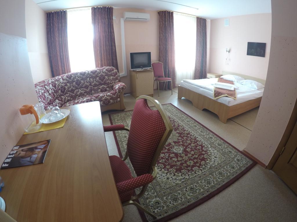 Kurmet Hotel Уральск Номер фото