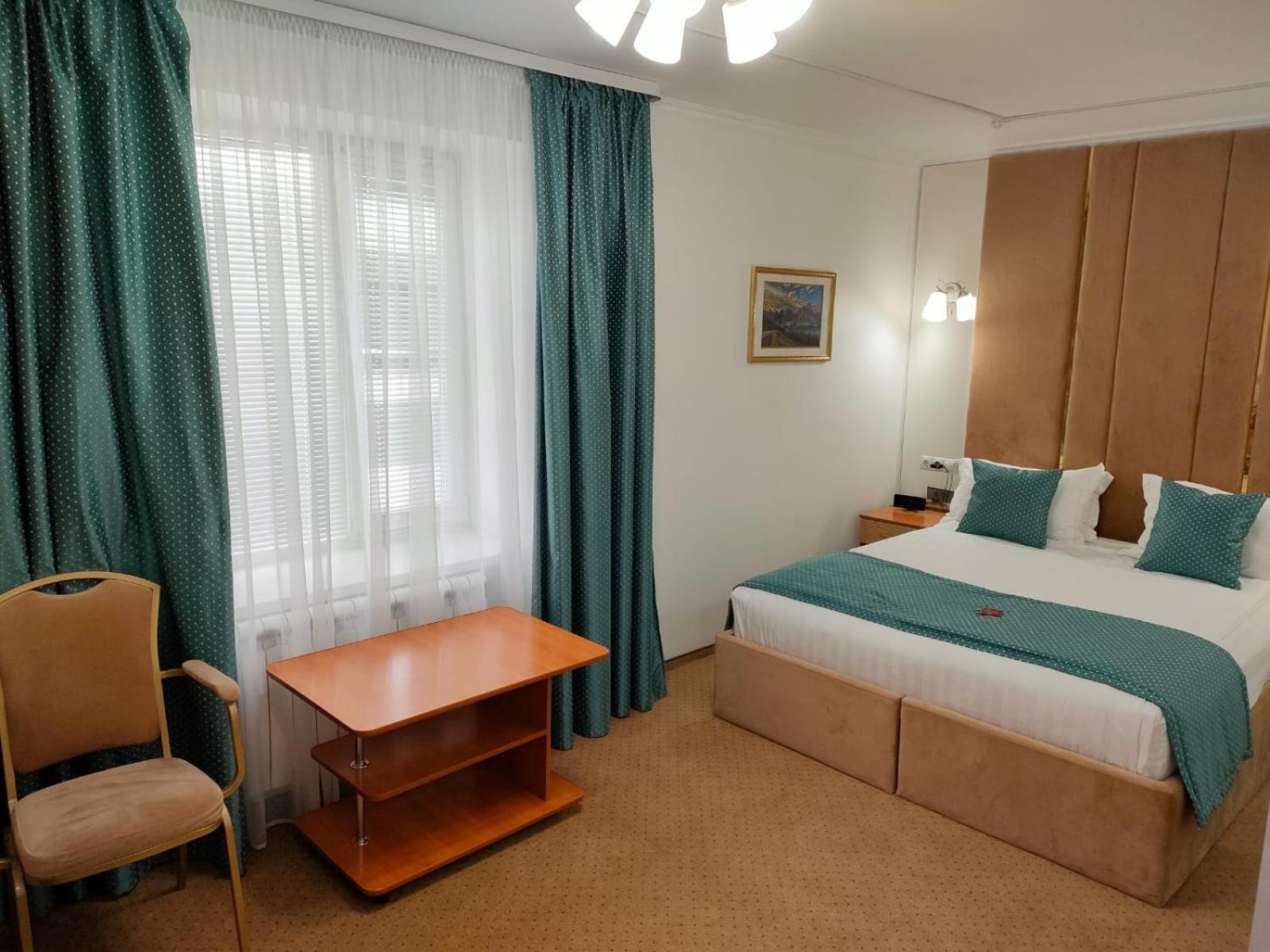 Kurmet Hotel Уральск Экстерьер фото