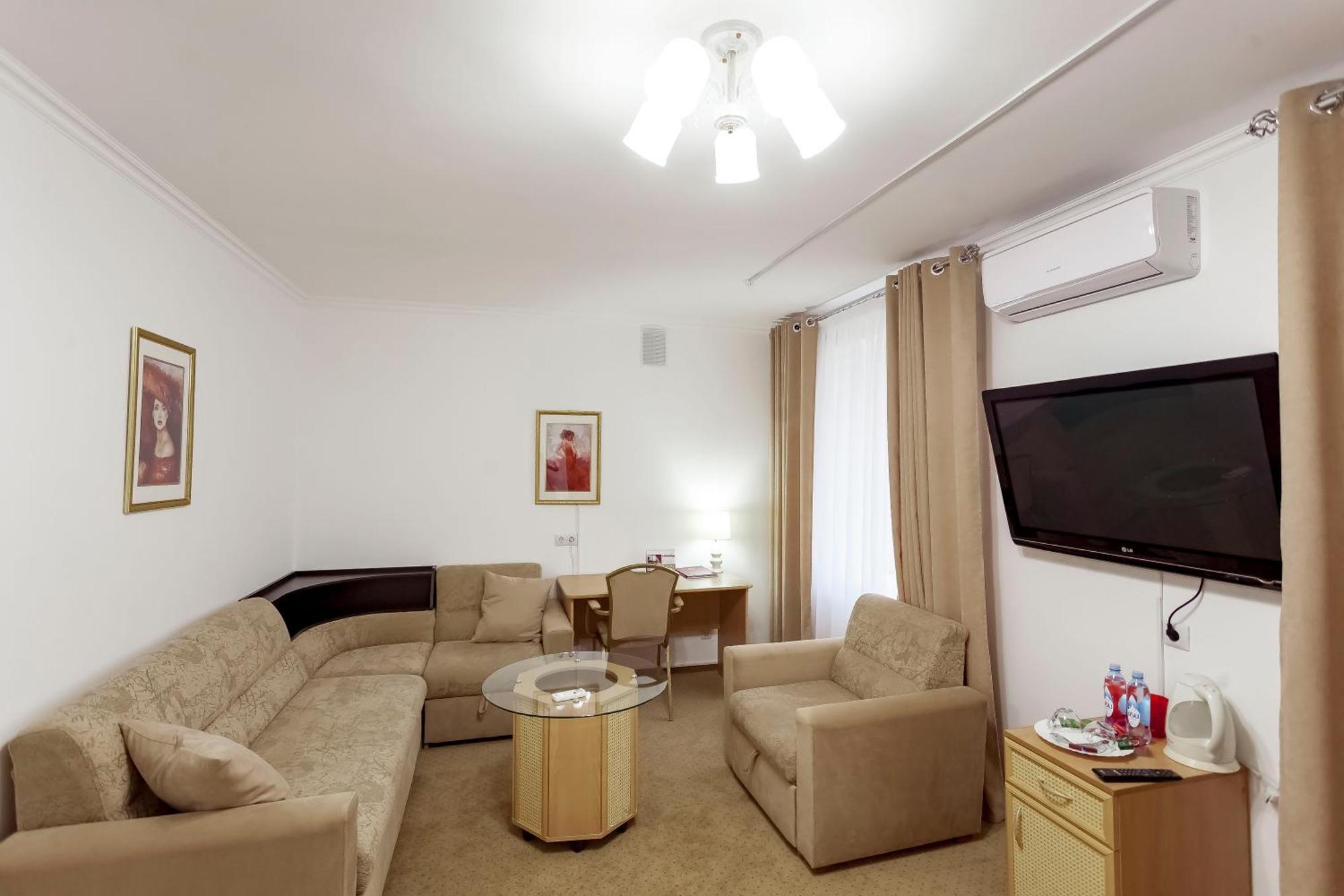 Kurmet Hotel Уральск Экстерьер фото