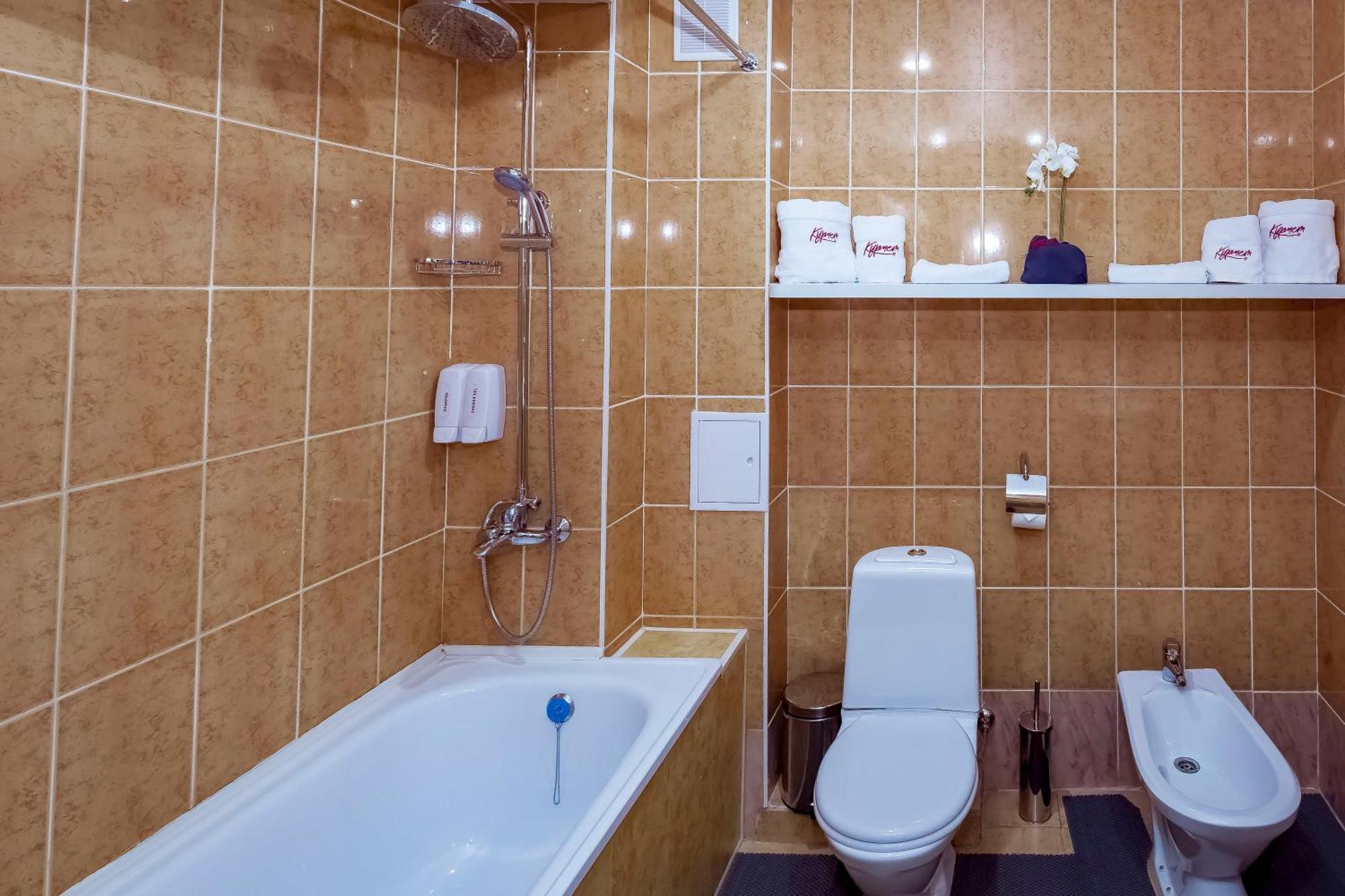 Kurmet Hotel Уральск Экстерьер фото