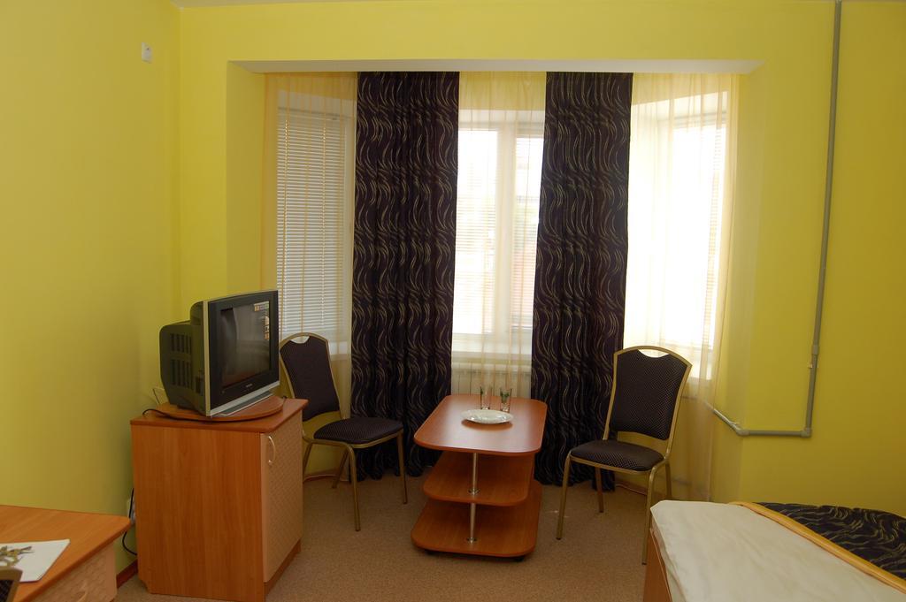 Kurmet Hotel Уральск Экстерьер фото