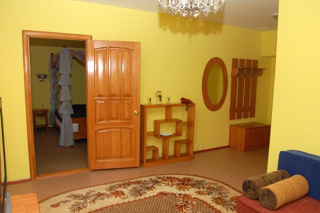 Kurmet Hotel Уральск Экстерьер фото
